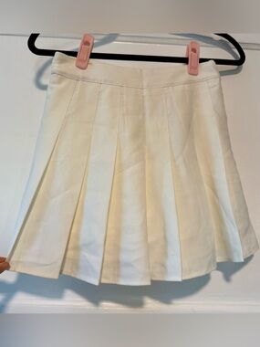 Classic Pleated Women's Skirt in White